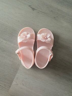 Target Toddler Light Pink Jelly Sandals with Flower Accent